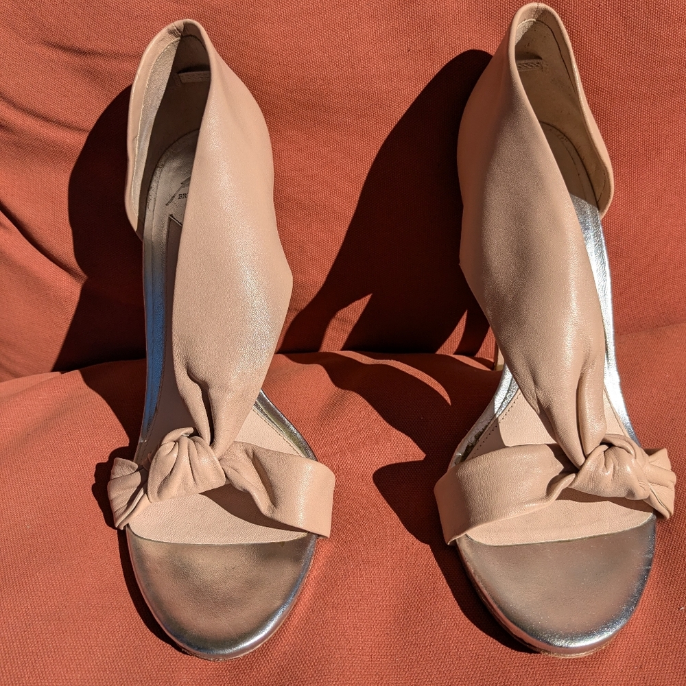 Brian Atwood Chryssa Knotted Leather Heels size 8 pinky tan.
